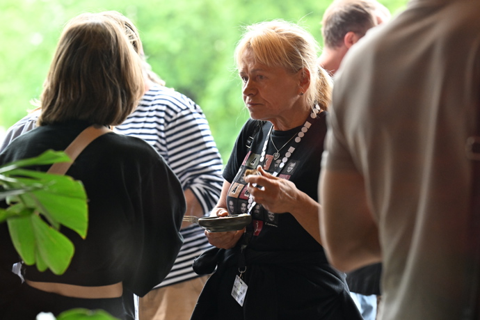 FOTO: Herečka Pavla Tomicová ve Varech. – stránka 76