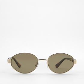 Dostupné varianty ale na sebe nenechaly dlouho čekat. Tahle je od značky Pull&Bear a stojí 299 Kč.