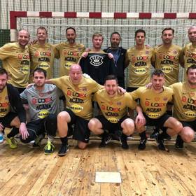 Tomáš Pešír si občas zahraje za charitativní tým Real Top Praha.