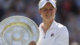 Módní styl královny Wimbledonu Barbory Krejčíkové: Mám ráda ženské šaty výrazných barev, prozradila Lifee