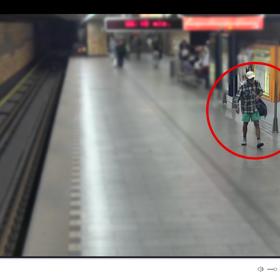 Tento muž se uspokojoval na lince C.