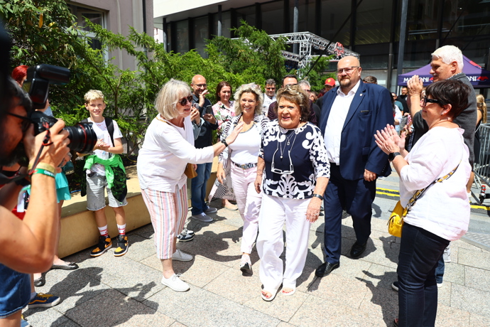 FOTO: Jiřinu Bohdalovou mají lidé rádi. – stránka 410