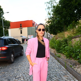 Bára Mlejnková je opět single.