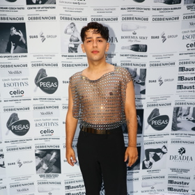 Jan Bendig dorazil jen v průhledném topu.