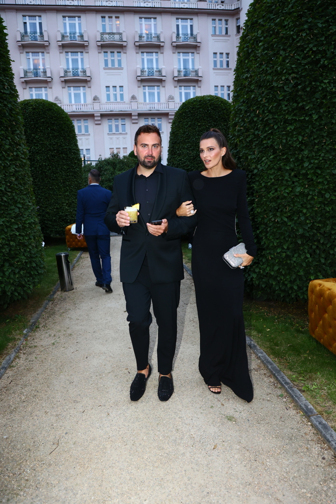 FOTO: Nikol Švantnerová v nestárnoucí černé. – stránka 92