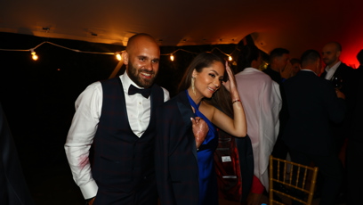 FOTO: Nabídl jí své sako.