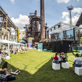 ADONXS na Colours: Umělec představil novou skladbu 