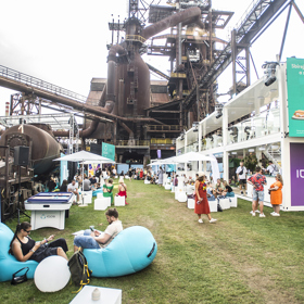 ADONXS na Colours: Umělec představil novou skladbu 