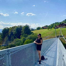 Užívá si nejen zdejší krásné přírody, ale také přátelských lidí.