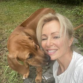 Donneček je stejné plemeno jako zesnulý Jordy, ridgeback. 