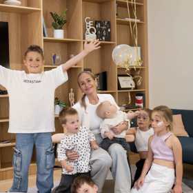 Michaela a Alexander Salákovi jsou spolu osmnáct let a vychovávají šest potomků.