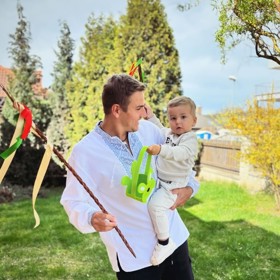 Říká, že syn má oči po manželce Nikole. 