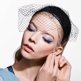 Módní dům Dior je také nemohl přehlédnout. Jeho současnou ikonou je herečka Anna Taylor-Joy.