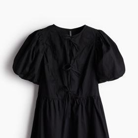 Šaty s drobnými vazačkami, H&M, 479 Kč