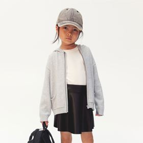 Základní šatník pro malé slečny. Mikina, H&M, 239 Kč