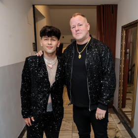 Zpěvák Jan Bendig tvrdí, že bez ponožek neusne.