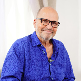 Zdeněk Pohlreich si potrpí na modely od japonského návrháře Jódžiho Jamamoty.