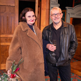 Eva Holubová s manželem, který do společnosti chodí velmi zřídka.