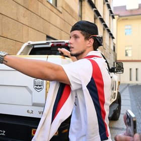 Jon Mariánek je nyní také single.