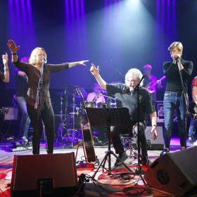 Vladimír Mišík na jednom pódiu se svou rodinou.