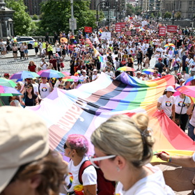 Každoroční průvod Prague Pride vede z Letné na Václavák.