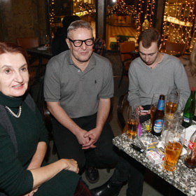 Eva Holubová s manželem a s dcerou Karolínou během filmové premiéry v kině Lucerna.