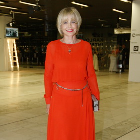 Jana Švandová v minulosti oblékla na zahájení karlovarského filmového festivalu rudou večerní róbu.