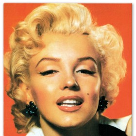 Oranžová rtěnka byla pro Marylin Monroe typičtější než rudé tóny.
