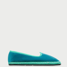 Pestrobarevné sametové mokasíny od značky Shimei za 1 490 Kč.