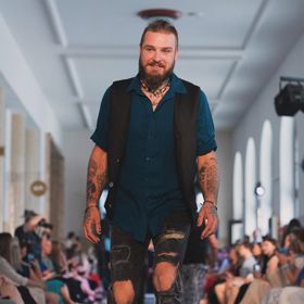 Kuba Ryba založil kapelu Rybičky 48.