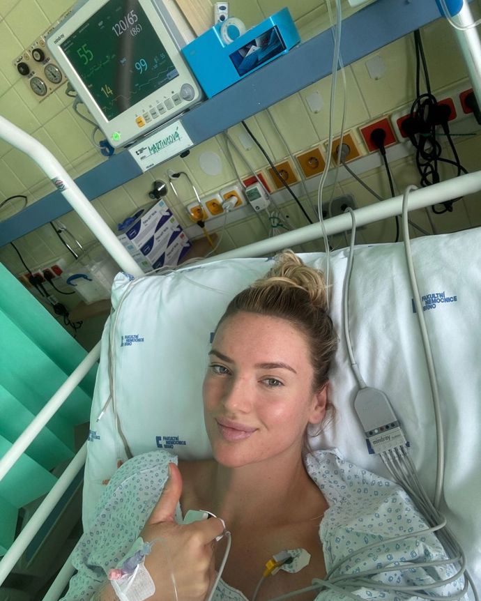 FOTO: Tereza pozdravila fanoušky z nemocničního lůžka. – stránka 17