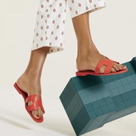 každoroční kolekci těchto nestárnoucích pantoflíčků doplňují nové  barvy.