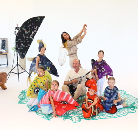 Adéla Gondíková a Dalibor Gondík pózovali pro charitativní kalendář Karol a Kvído 2025.