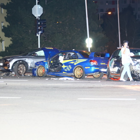 Nehoda tří vozů v Praze.