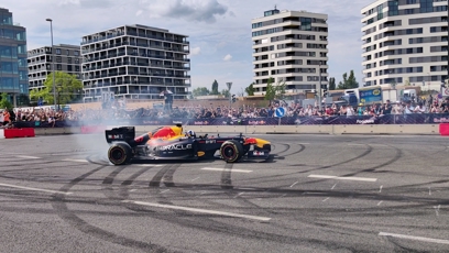 FOTO: Formule se ukázala v Praze.