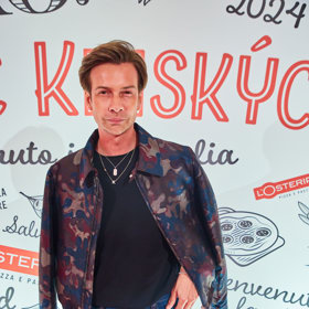 Jakub Poner nedávno vytvořil úchvatné šaty pro Lucii Bílou.