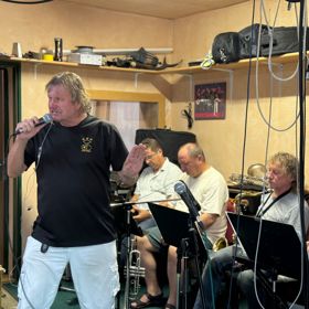 Standa Hložek pozval magazín Lifee.cz na zkoušku před koncertem.