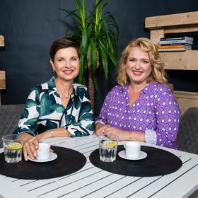 Markéta Fialová s moderátorkou talkshow Na kafeečko Miluškou Bittnerovou.