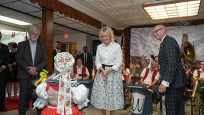 FOTO: Eva Pavlová vynesla květinovou sukni.