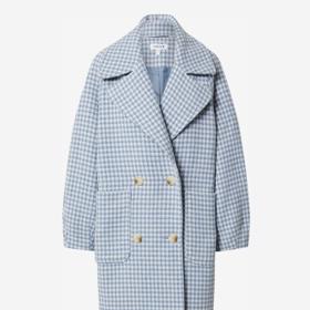 Baby blue a kohoutí stopa na oversize vlněném plášti Edited, 4 999 Kč.