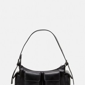 Cargo kabelka typu baguette s kapsami od značky Even&Odd stojí 630 Kč.