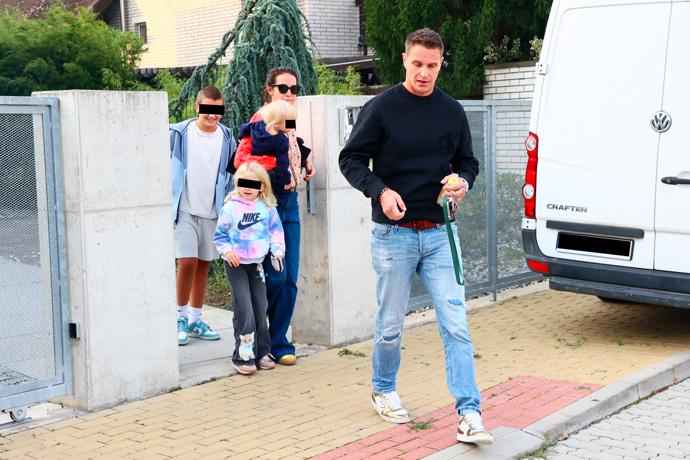 FOTO: Dopita se v pondělí porval. – stránka 863