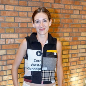 Herečce je zjevně blízký také současný trend razící v módě udržitelnost.