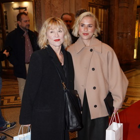 Barevnost a styling skloubily i  v případě zimních vrstvených outfitů. 