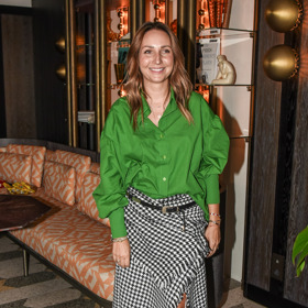 Veronika Arichteva využila v zajímavém outfitu sukni, kterou má ve skříni už mnoho let.