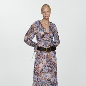 Šaty z lehoučkých materiálů můžete nosit i na podzim. Vsaďte na sérii praktických doplňků. Šaty, Mango, 1 599 Kč