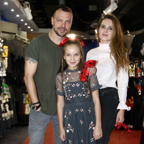 Kateřina Ujfaluši s rodiči v roce 2016.