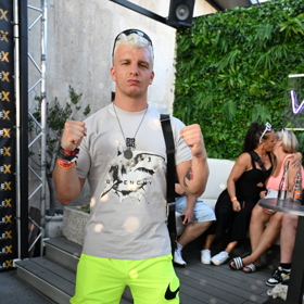 Organizace ho vyhodila za podezření, že prodal svůj zápas.