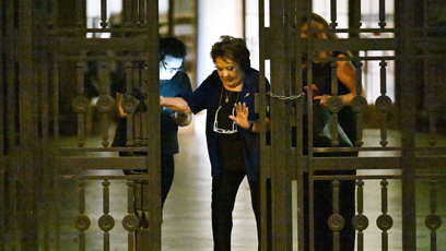 FOTO: Jiřina Bohdalová byla konečně vypuštěna na svobodu.