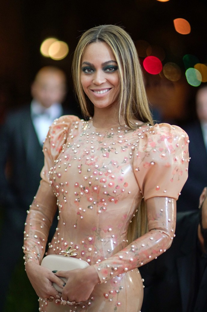 FOTO: Zpěvačka Beyoncé. – stránka 17